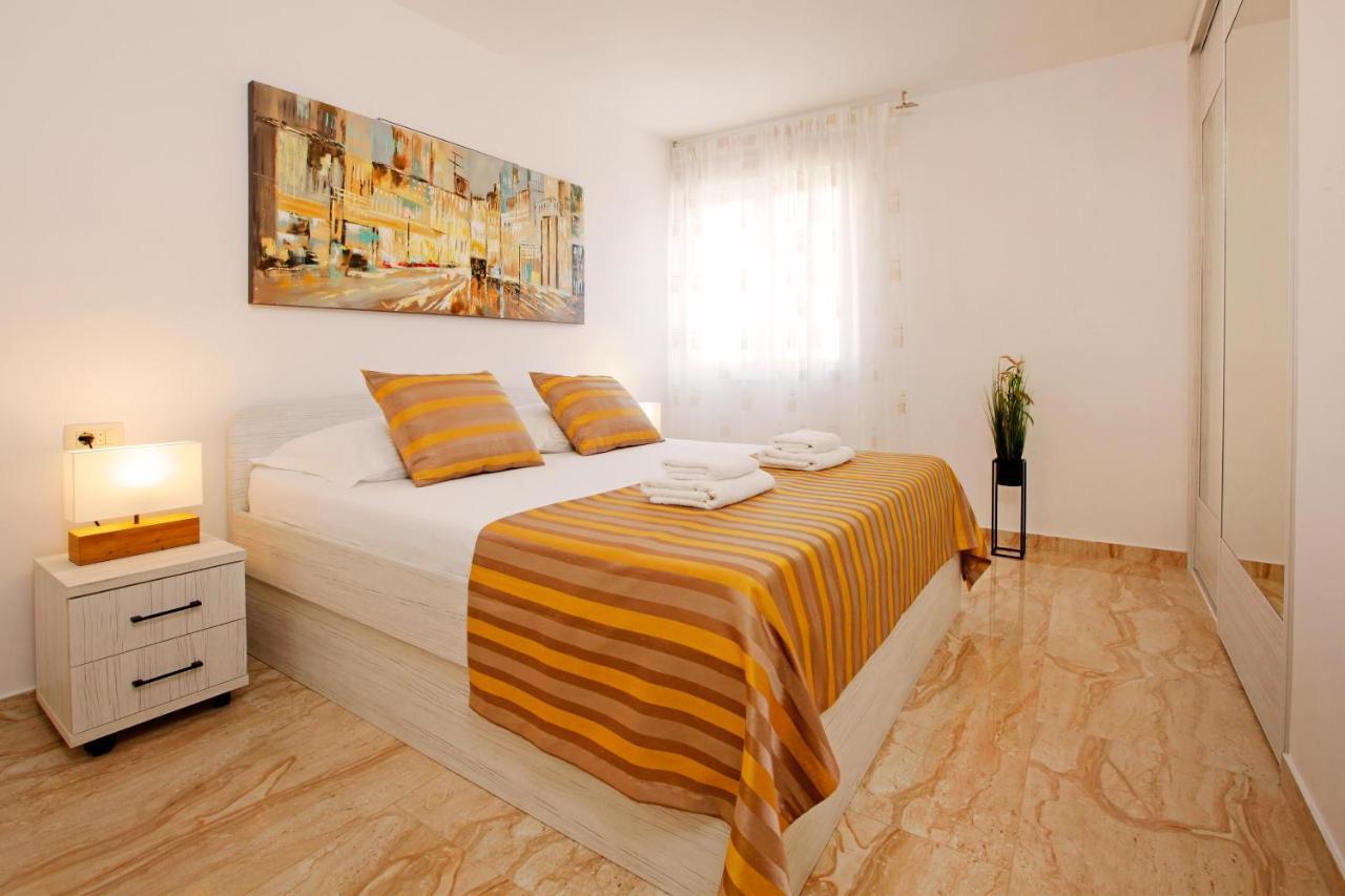 Modern 2-Bed Apt, Late Check In Available Split Exteriör bild