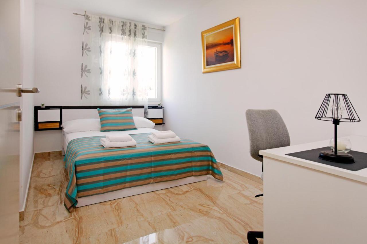Modern 2-Bed Apt, Late Check In Available Split Exteriör bild