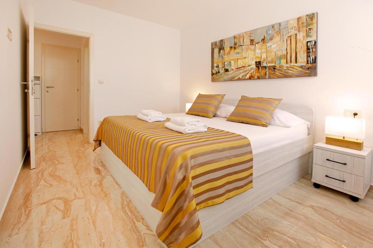Modern 2-Bed Apt, Late Check In Available Split Exteriör bild