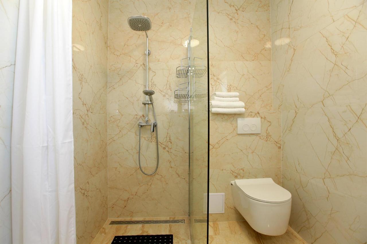 Modern 2-Bed Apt, Late Check In Available Split Exteriör bild