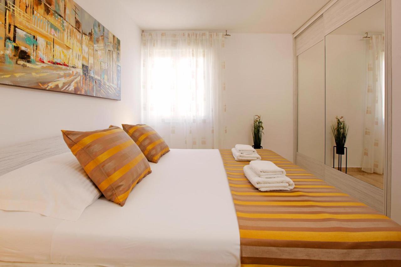Modern 2-Bed Apt, Late Check In Available Split Exteriör bild