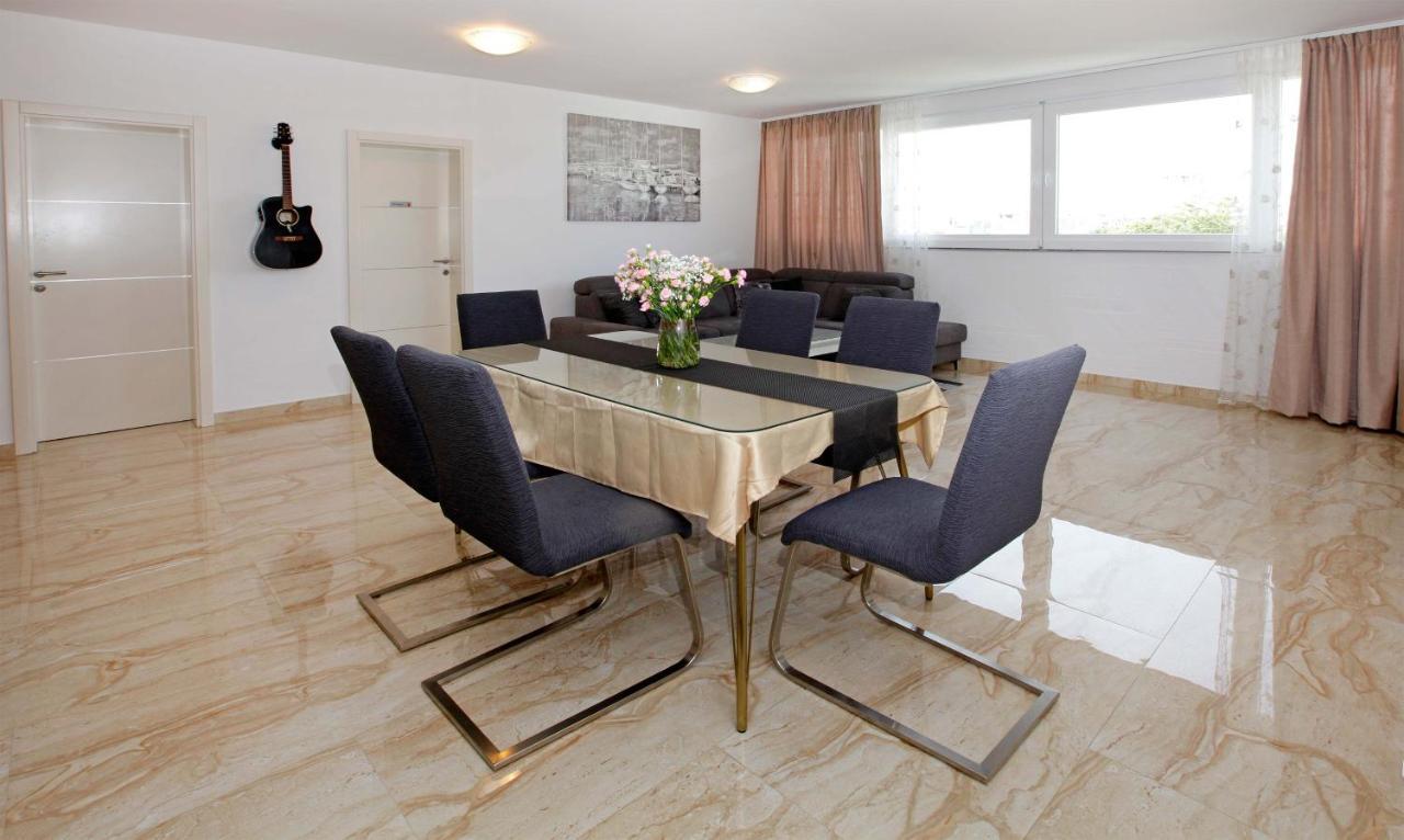 Modern 2-Bed Apt, Late Check In Available Split Exteriör bild